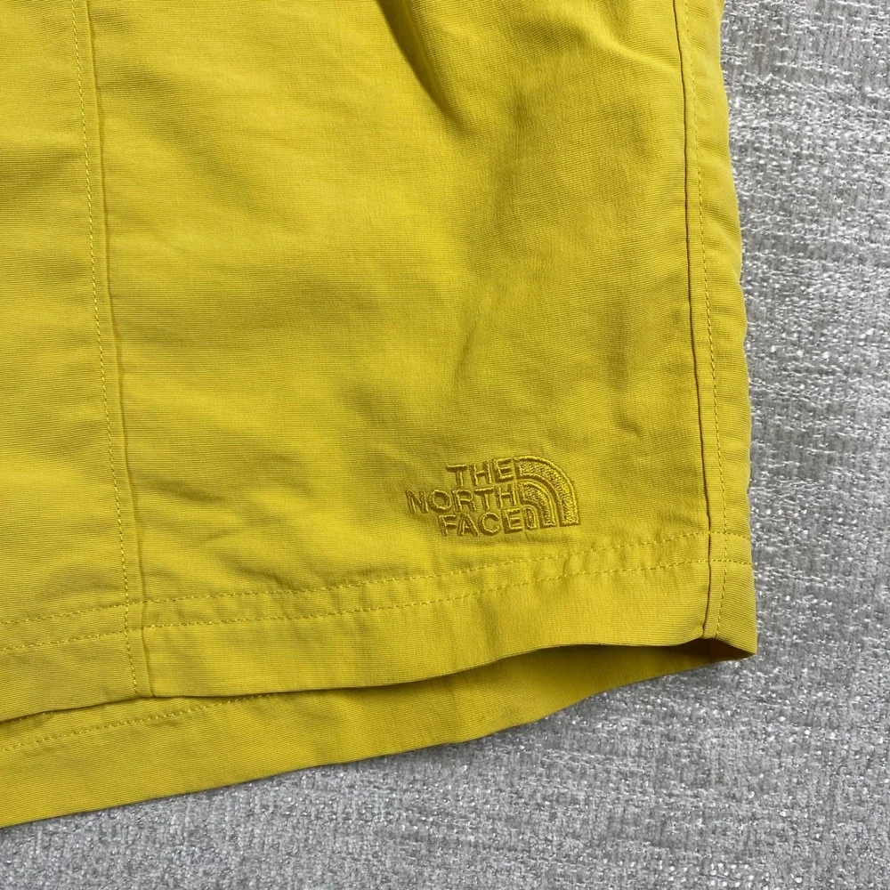 The North Face Class V Belted Shorts Men Large Yellow Tan Colorblock Mesh Liner